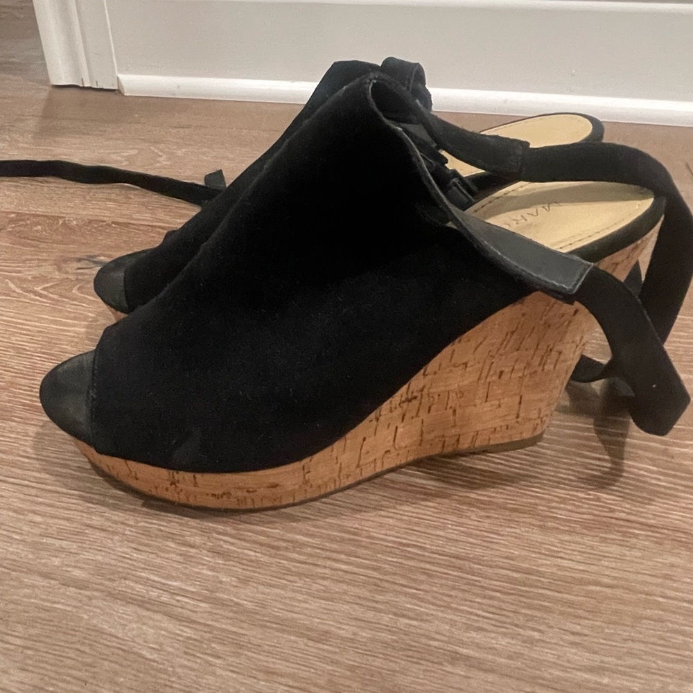 MARC FISHER WOMENS BLACK PLATFORM SANDALS SIZE 7